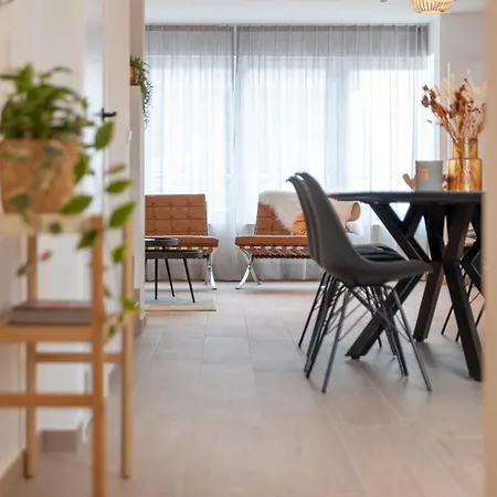 Apartment Spacious Penthouse For 8 People In The Centre *