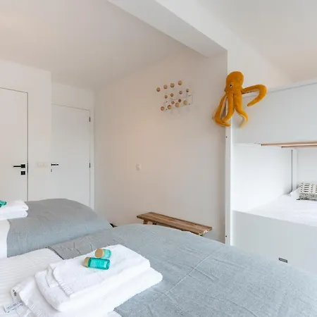 Spacious Penthouse For 8 People In The Centre Apartment