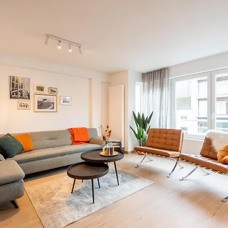 Spacious Penthouse For 8 People In The Centre Apartment *