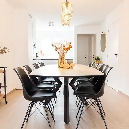 Spacious Penthouse For 8 People In The Centre Apartment